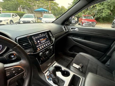 Used 2019 Jeep Grand Cherokee Laredo w/ Laredo X Package AWD/4WD image 20
