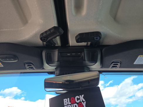 New 2025 Jeep Gladiator Sport image 23