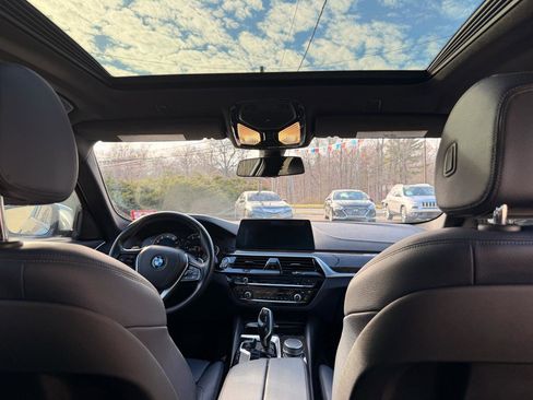 Used 2017 BMW 530i xDrive w/ Premium Package image 28