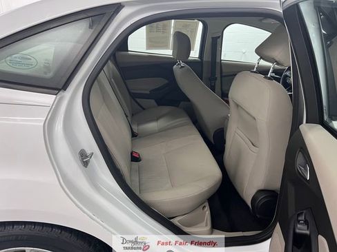 Used 2015 Ford Focus SE FWD image 31