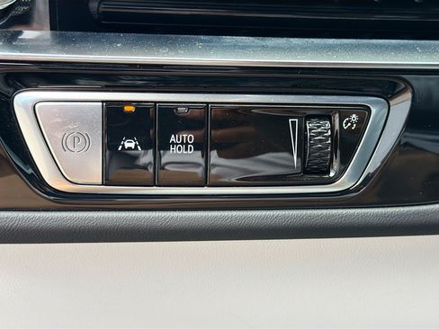 Used 2024 Cadillac Lyriq Sport AWD/4WD image 34