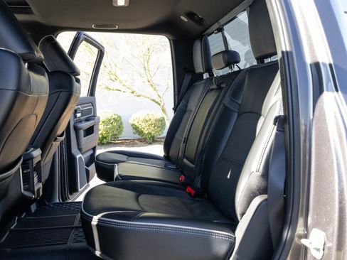 Used 2024 RAM 2500 Laramie w/ Night Edition image 43