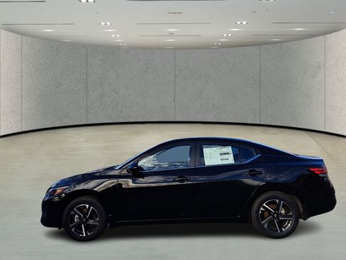 Used 2025 Nissan Sentra SV image 8