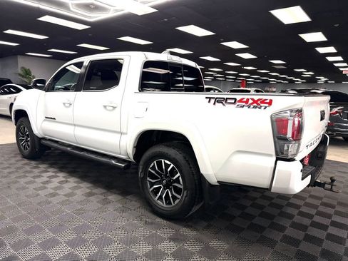Used 2020 Toyota Tacoma TRD Sport w/ Technology Package AWD/4WD image 9