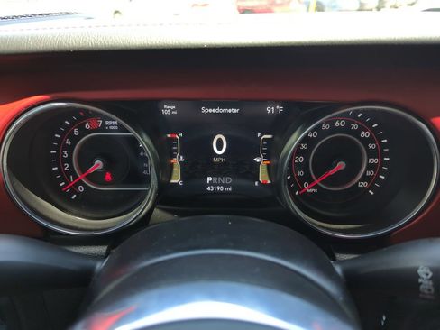 Used 2022 Jeep Wrangler Unlimited Rubicon AWD/4WD image 37