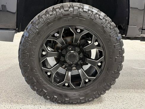 Used 2018 Chevrolet Silverado 1500 LT w/ All Star Edition AWD/4WD image 9