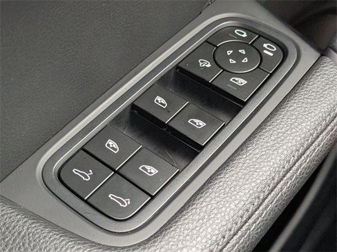 Used 2024 Porsche Cayenne image 26