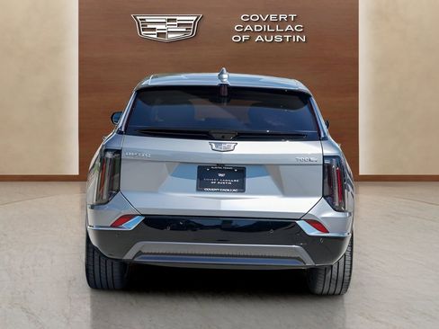 New 2026 Cadillac Optiq Luxury 2 image 7