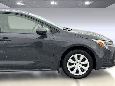 Used 2024 Toyota Corolla LE image 32