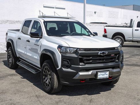 Used 2024 Chevrolet Colorado Trail Boss w/ Technology Package image 3