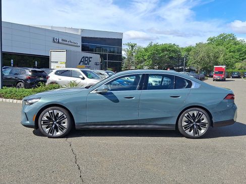 New 2025 BMW 530i xDrive AWD/4WD image 5
