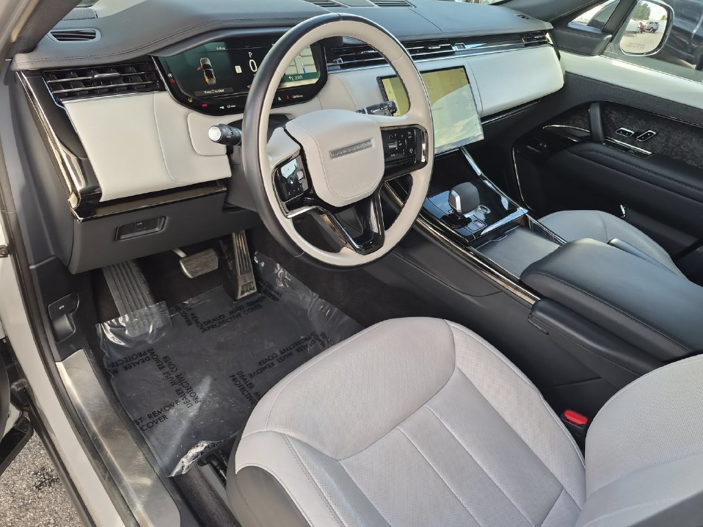 Used 2024 Land Rover Range Rover Sport Dynamic SE AWD/4WD image 11