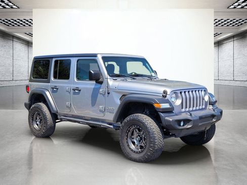 Used 2018 Jeep Wrangler Unlimited Sport S AWD/4WD image 2