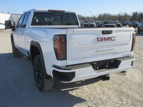 New 2026 GMC Sierra 2500 AT4 w/ AT4 Premium Plus Package image 9