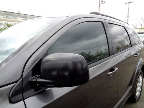 Used 2018 Dodge Journey SE image 11