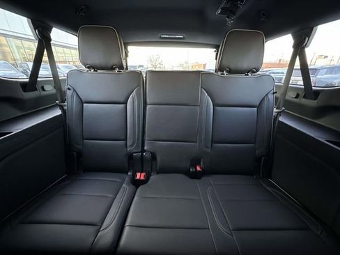 Used 2024 Chevrolet Suburban Premier w/ Premium Package image 31