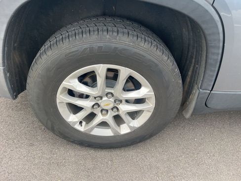 Used 2019 Chevrolet Traverse LT image 12