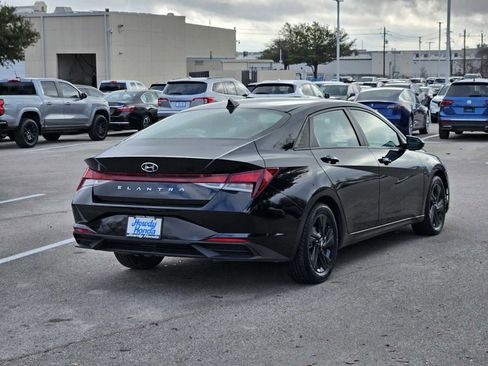 Used 2022 Hyundai Elantra SEL image 6