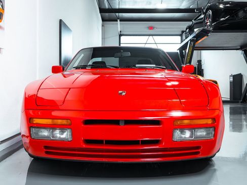 Used 1986 Porsche 944 Turbo image 8