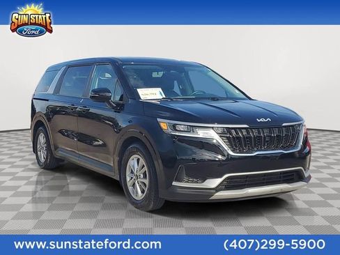 Used 2022 Kia Carnival LX w/ Paint Protection Package image 1