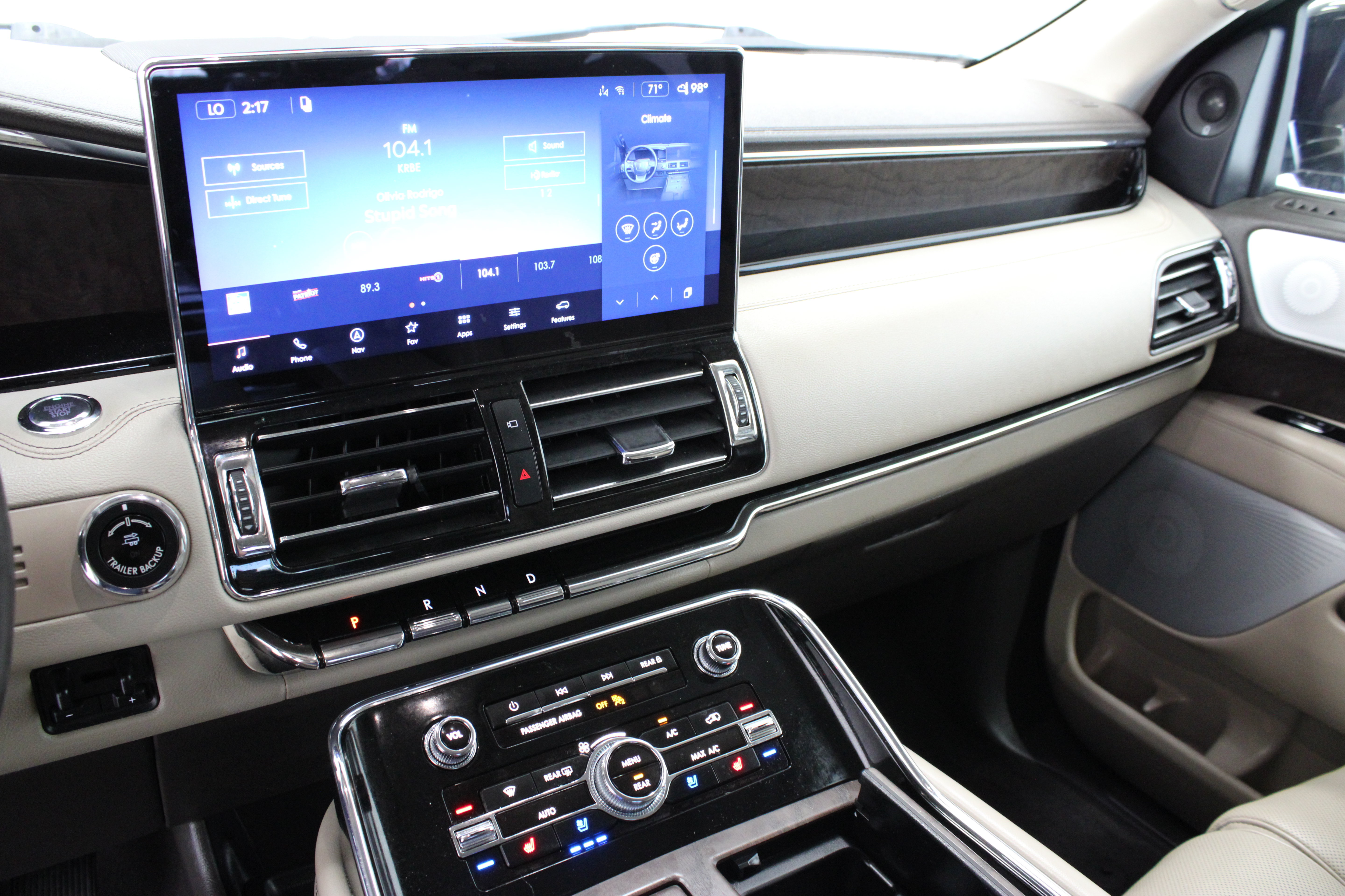 Used 2024 Lincoln Navigator Reserve AWD/4WD image 15