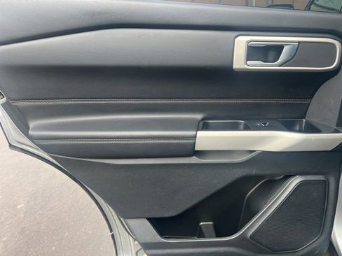 Used 2022 Ford Explorer XLT w/ Equipment Group 202A image 17