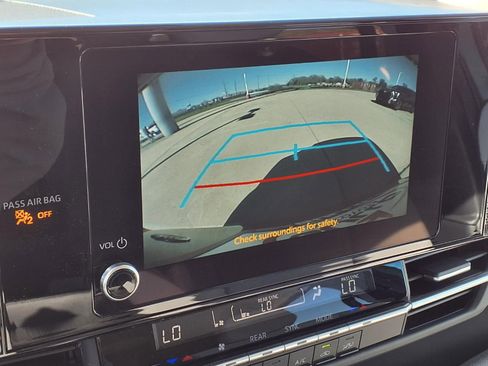 Certified 2025 Toyota Sienna LE image 10