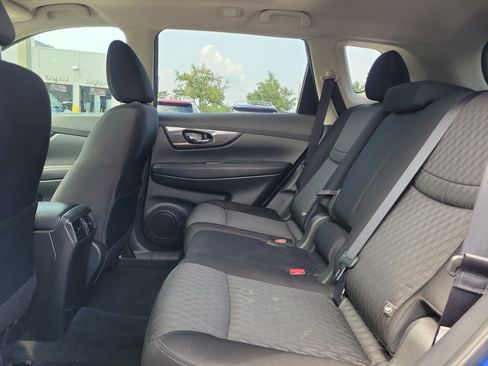 Certified 2020 Nissan Rogue SV w/ Sun & Sound Touring Package FWD image 17