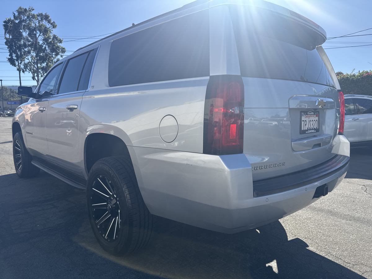 Used 2016 Chevrolet Suburban LT RWD image 9