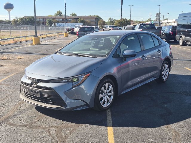 Used 2026 Toyota Corolla LE FWD image 3