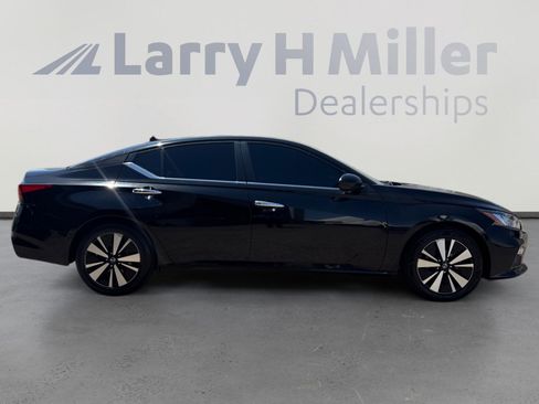 Used 2022 Nissan Altima 2.5 SV FWD image 6