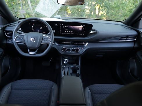 Used 2024 Buick Envista Preferred w/ Convenience I Package image 19