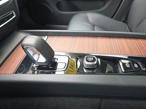 Certified 2025 Volvo V60 B5 Cross Country Plus image 36