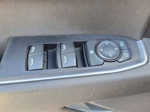 Used 2022 Chevrolet Silverado 1500 LT image 23