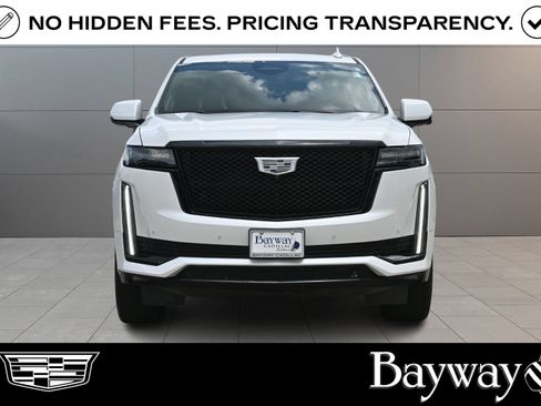 Used 2022 Cadillac Escalade Sport Platinum w/ LPO, ONYX Package AWD/4WD image 2