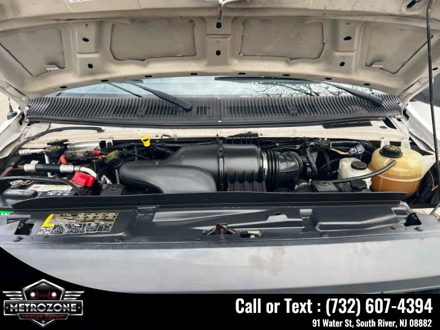 Used 2014 Ford E-350 and Econoline 350 Super Duty w/ Power Group RWD image 32