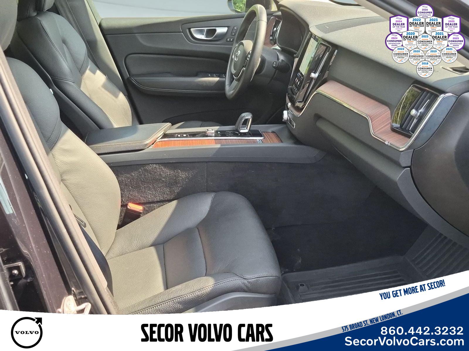 Certified 2024 Volvo XC60 T8 Plus w/ Protection Package Premier AWD/4WD image 23