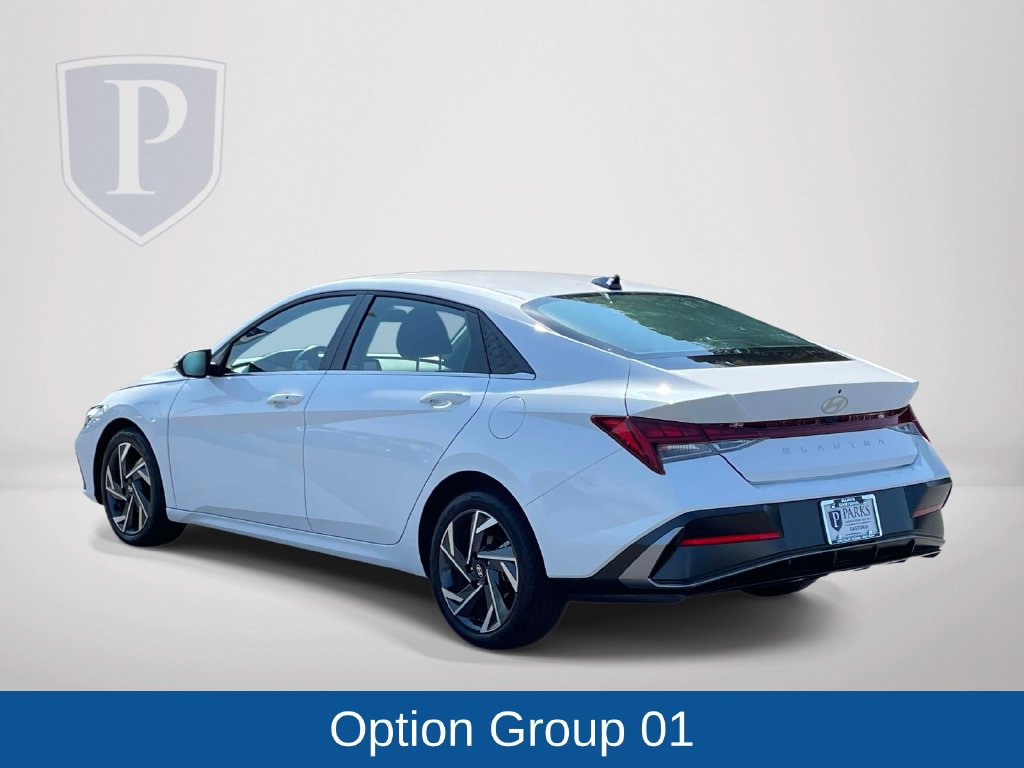 Used 2025 Hyundai Elantra SEL FWD image 6