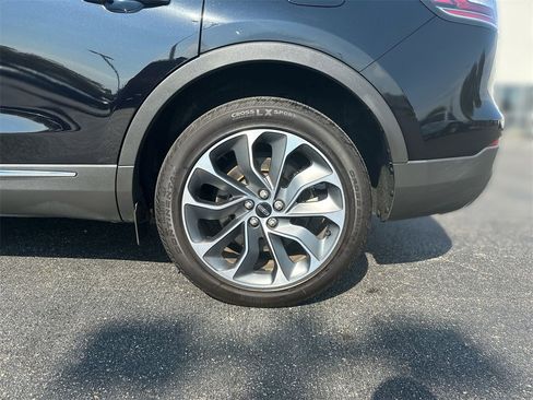 Used 2022 Lincoln Nautilus Reserve image 18