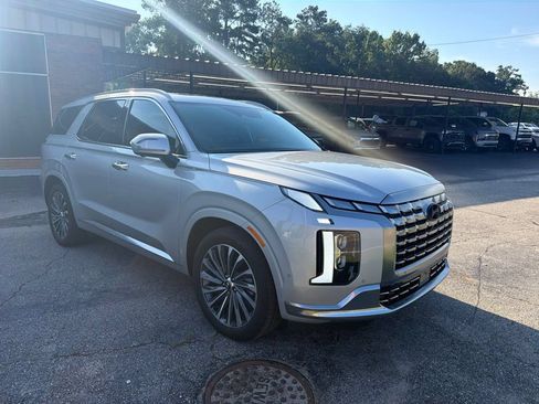 Used 2025 Hyundai Palisade Calligraphy FWD image 4