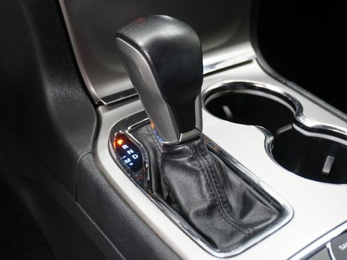 Used 2019 Jeep Grand Cherokee Limited w/ Trailer Tow Group IV image 20