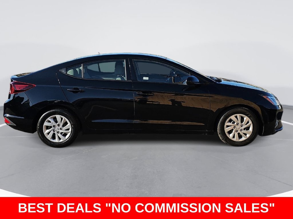 Used 2019 Hyundai Elantra SE FWD image 2
