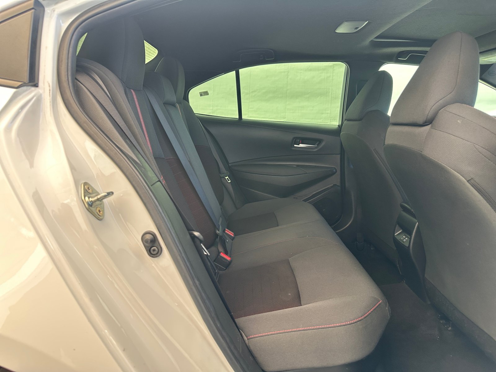 Used 2025 Toyota Corolla SE w/ SE Premium Package FWD image 27