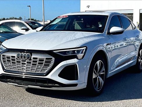 Certified 2024 Audi Q8 e-tron Premium Plus image 9