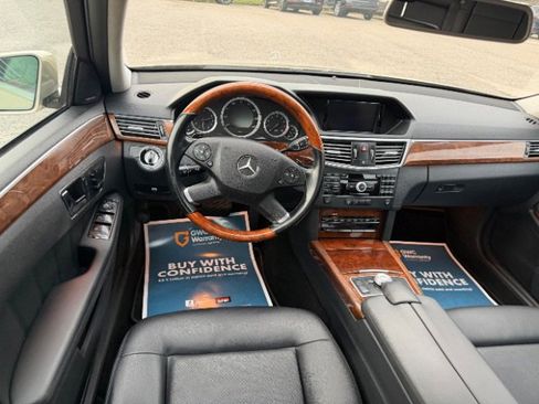 Used 2010 Mercedes-Benz E 350 Sedan image 7