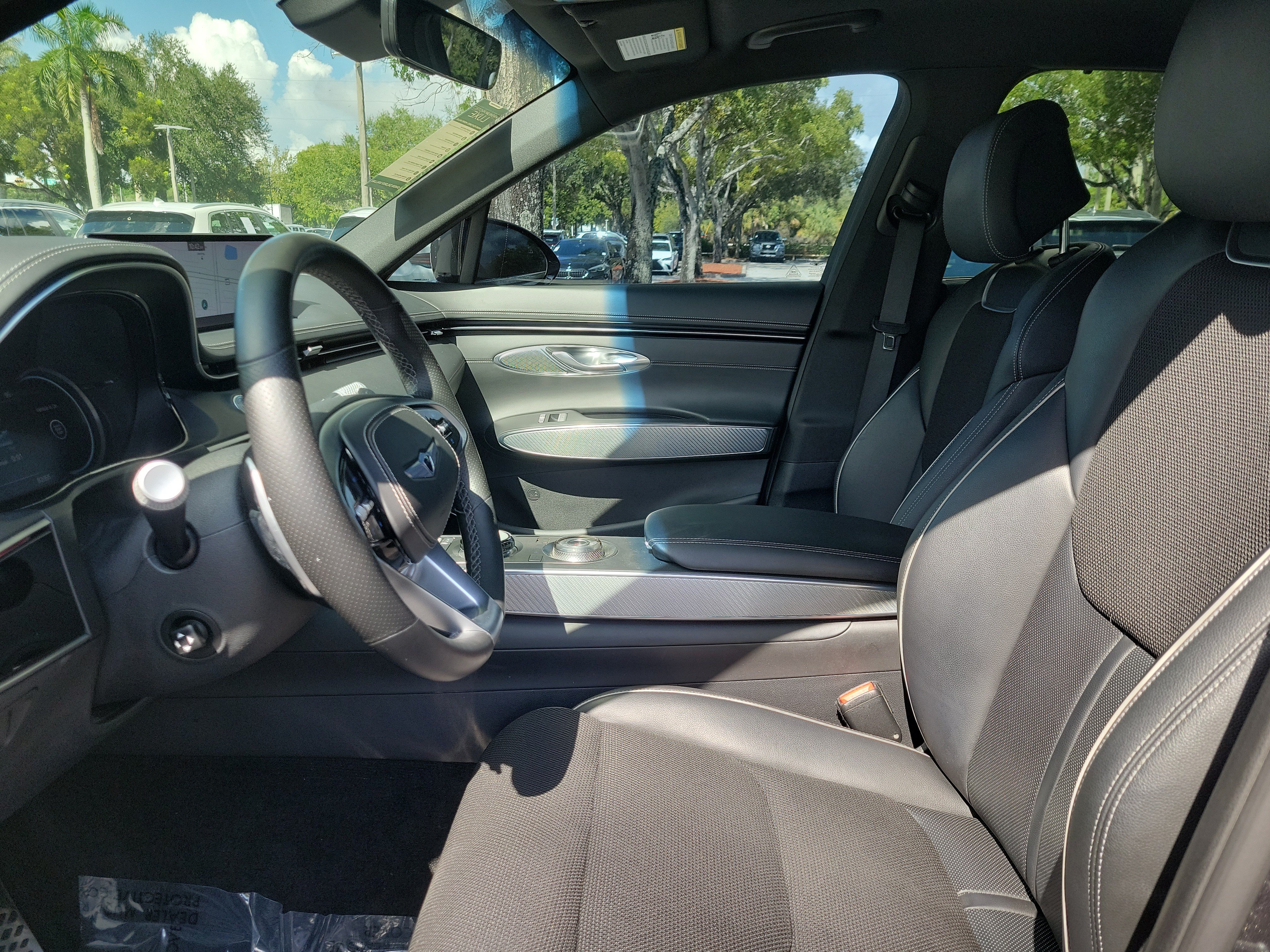 Used 2022 Genesis GV70 2.5T w/ Sport Prestige Package AWD/4WD image 12