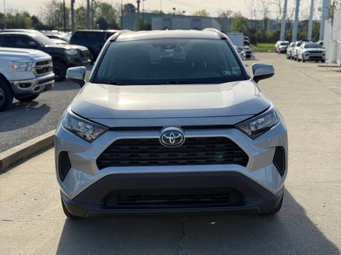 Used 2020 Toyota RAV4 LE image 3