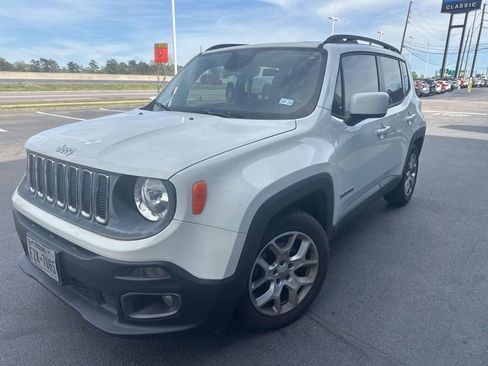 Used 2015 Jeep Renegade Latitude image 1