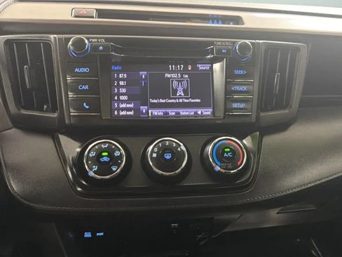 Used 2017 Toyota RAV4 LE w/ Carpet Mat Package AWD/4WD image 14