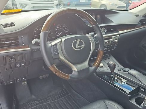 Used 2015 Lexus ES 350 w/ Luxury Package image 16